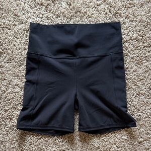 Vuori Studio Pocket Shorts
